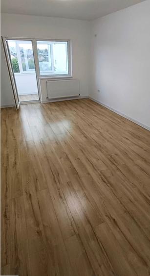 Apartament cu 2 camere decomandat în Trocadero