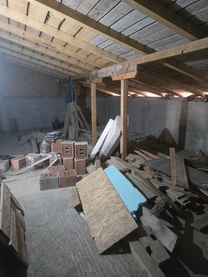 Casă individuală cu 4 camere cu Garaj în Bucov