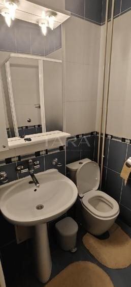 Apartament cu 4 camere decomandat, mobilat în Zorilor