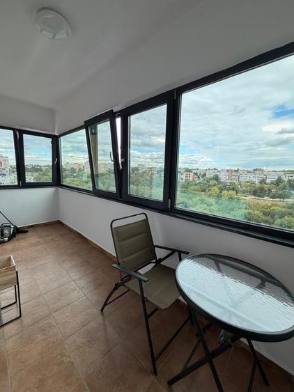 Apartament cu 2 camere decomandat în Micro 17