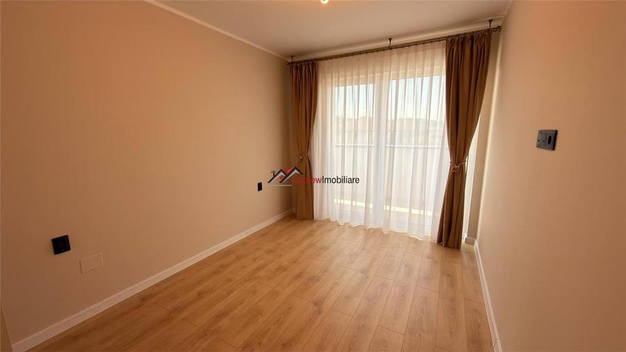 Apartament cu 3 camere semidecomandat, mobilat în Florești