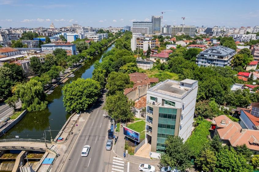Birou, de 1,000 mp, în Timpuri Noi
