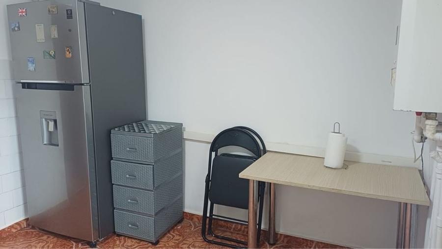 Apartament cu 3 camere decomandat în Amara