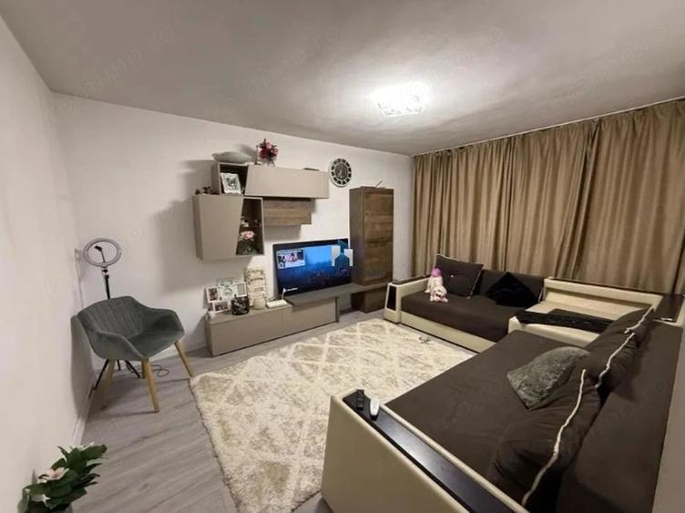 Apartament cu 2 camere decomandat în Alexandru Obregia