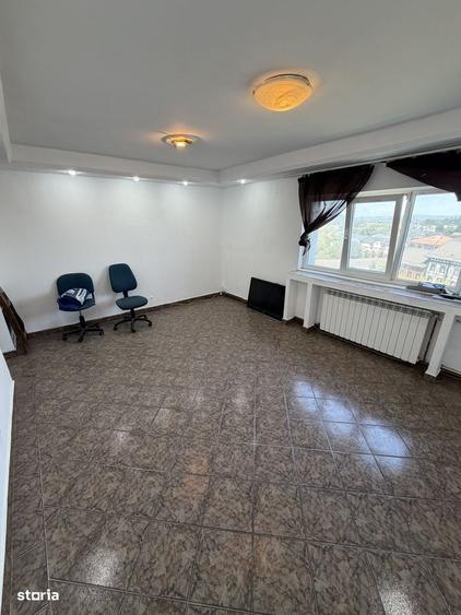 Apartament cu 3 camere decomandat în Ștefan cel Mare