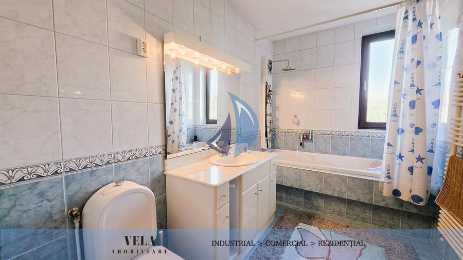 Casă individuală cu 7 camere cu Piscina în Unirii