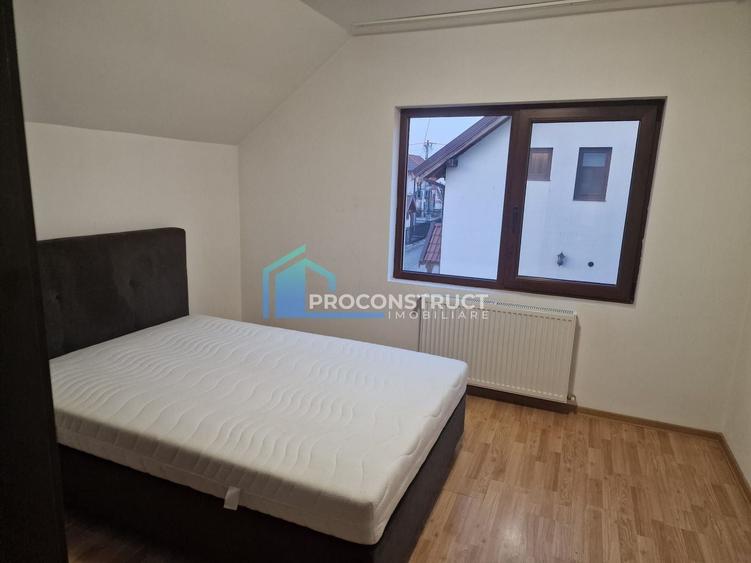 Casă individuală cu 4 camere cu Canalizare în Dumbrăvița