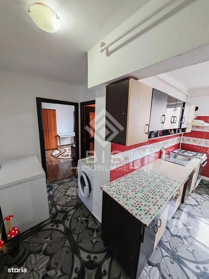 Apartament cu 3 camere semidecomandat în Central
