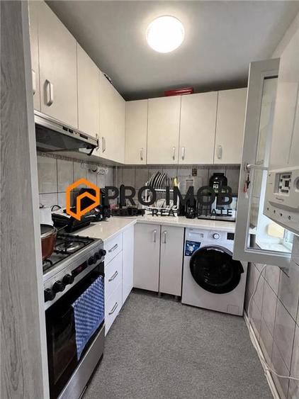 Apartament cu 2 camere semidecomandat, mobilat în Micro 14