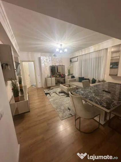 Apartament cu 3 camere decomandat în Calea Severinului