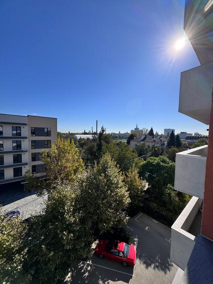 Apartament cu 2 camere decomandat în P-ta Presei Libere