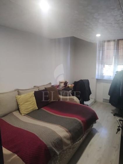 Apartament cu 2 camere semidecomandat, mobilat în Central
