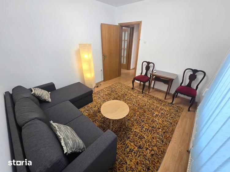 Apartament cu 3 camere semidecomandat, mobilat în Titan