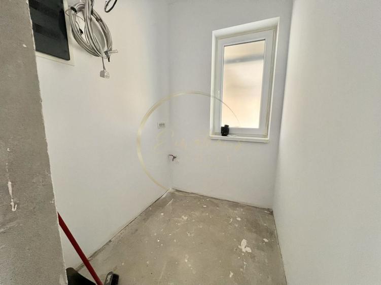 Casă individuală cu 5 camere cu Canalizare în Dumbrăvița