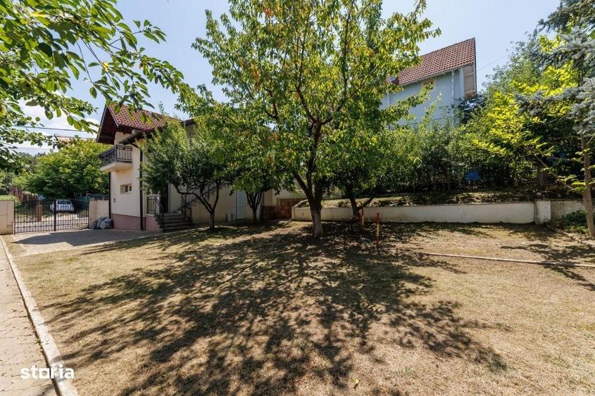 Casă cu 4 camere în Central