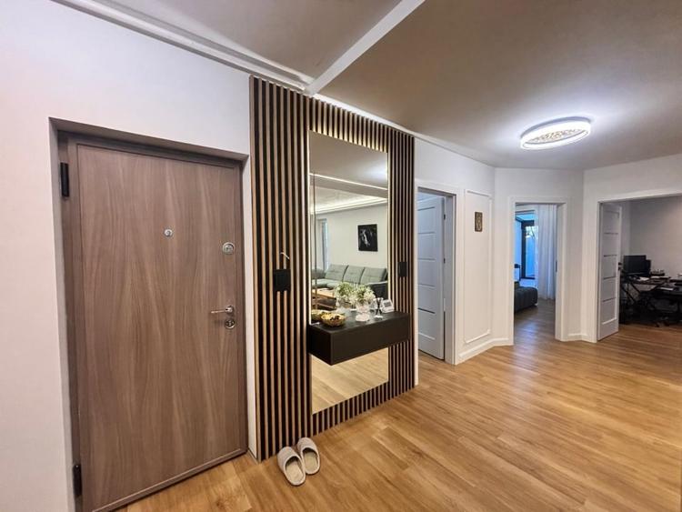 Apartament cu 3 camere decomandat, mobilat în Independenței
