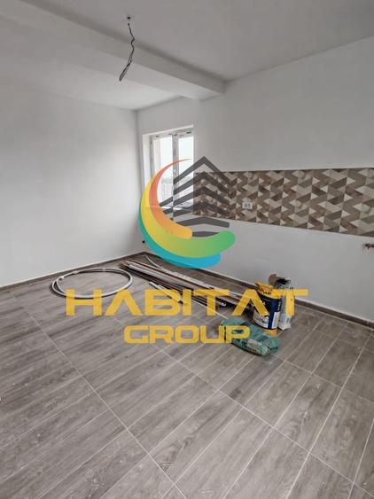 Duplex cu 4 camere cu Canalizare în Exterior Est