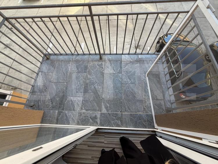 Apartament cu 3 camere semidecomandat, mobilat în Florești