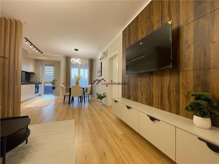 Apartament cu 2 camere semidecomandat, mobilat în Florești