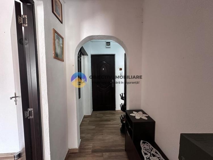 Apartament cu 2 camere decomandat, mobilat în Mărăței