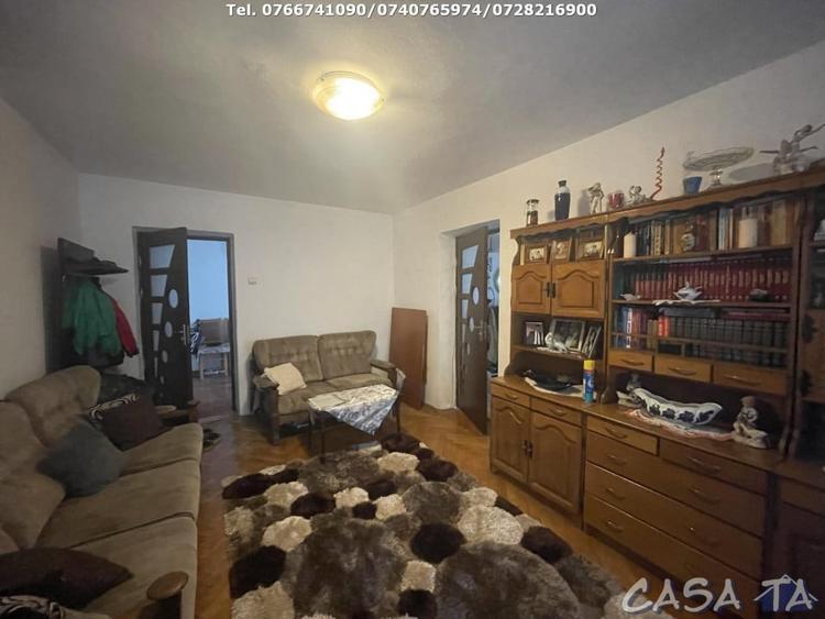 Apartament cu 3 camere circular, mobilat în Teilor