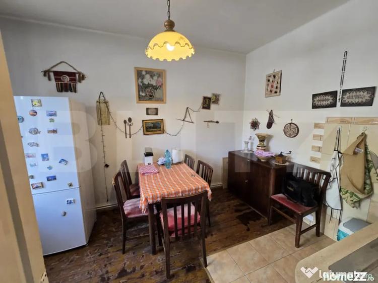 Casă cu 6 camere cu Teren 327 Mp în Central