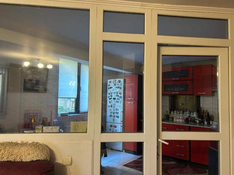 Casă individuală cu 5 camere cu Canalizare în Central