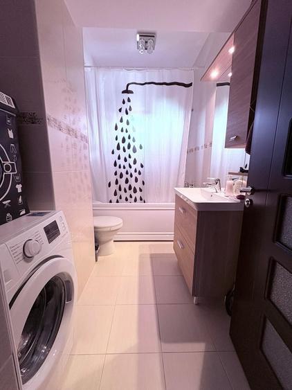 Apartament cu 3 camere semidecomandat în Obcini