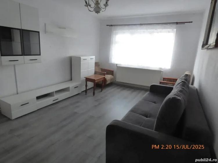 Apartament cu 4 camere decomandat în Horezu