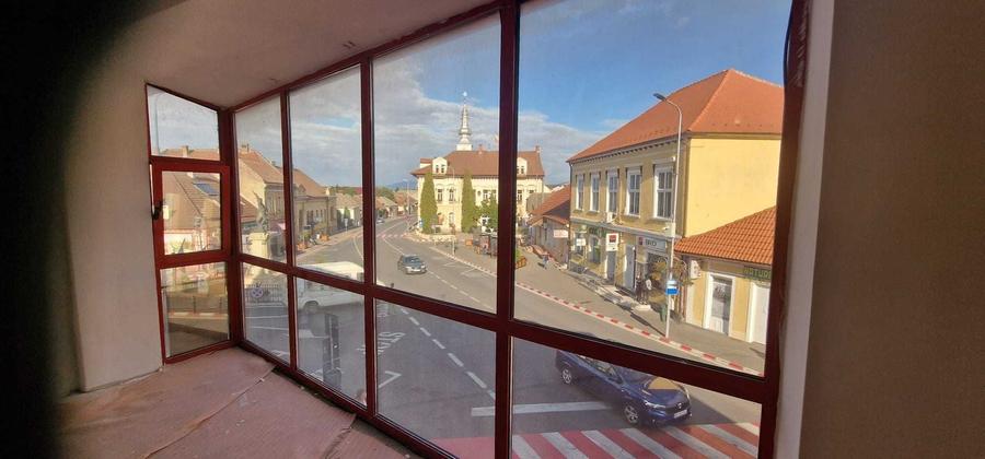Spațiu comercial, de 100 mp, în Central
