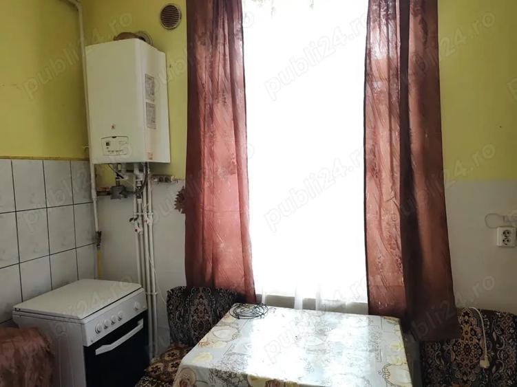 Apartament cu 2 camere decomandat în Lupeni
