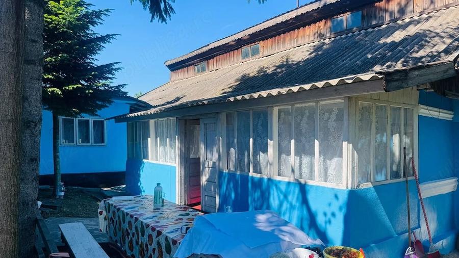 Casă cu Teren 2700 Mp în Iazu Nou