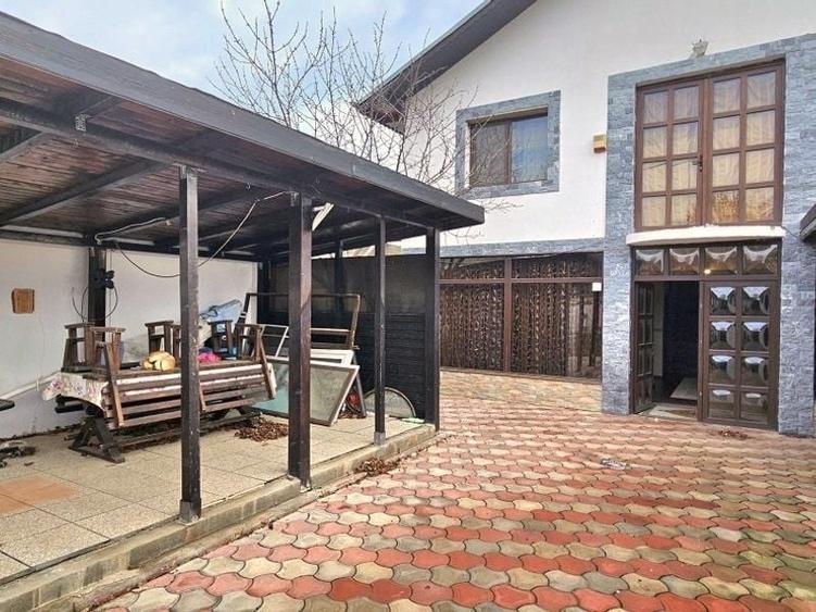 Casă individuală cu 4 camere cu Teren 275 Mp în Glina