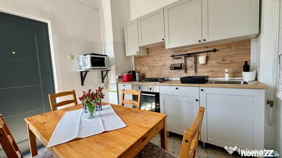 Apartament cu 5 camere decomandat în Ultracentral
