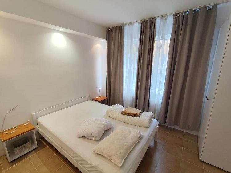 Apartament cu 2 camere semidecomandat, mobilat în Bună Ziua