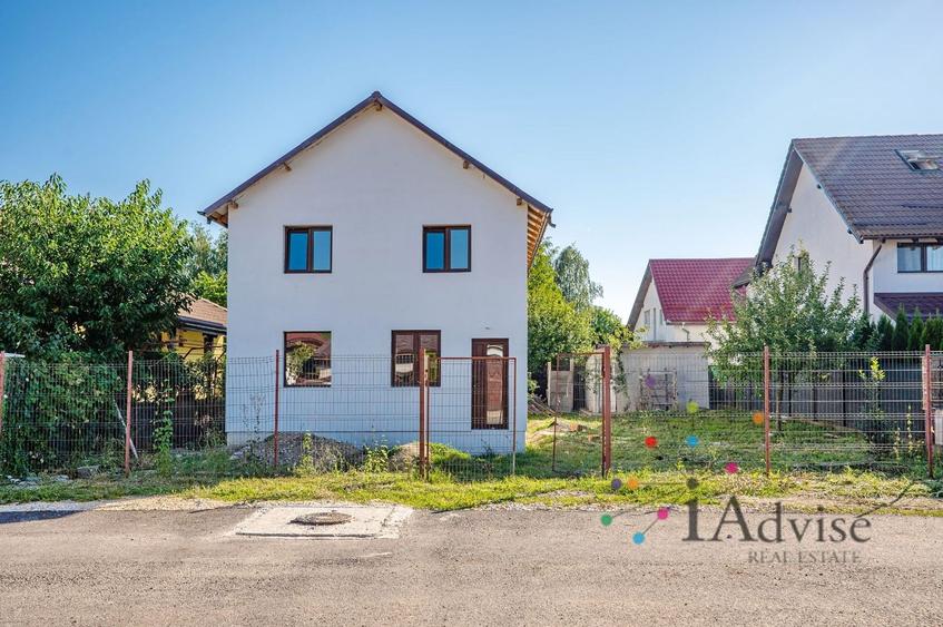 Casă individuală cu 4 camere cu Canalizare în Stupini