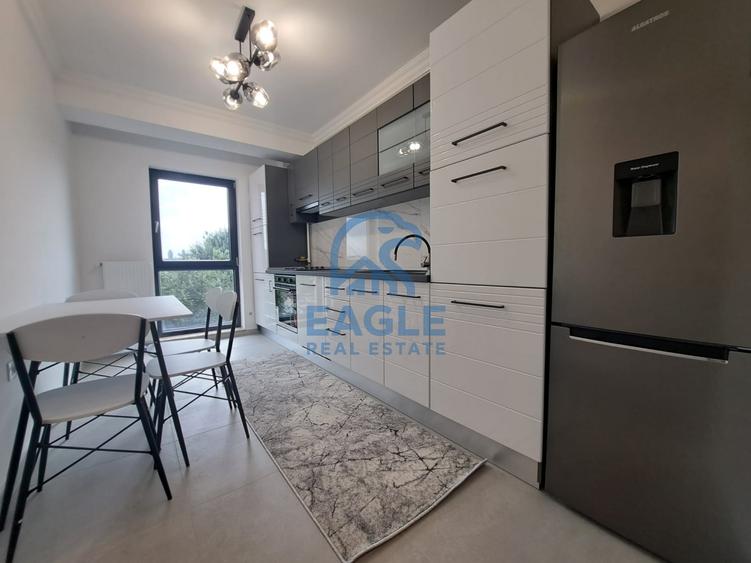 Apartament cu 3 camere decomandat, mobilat în Energia