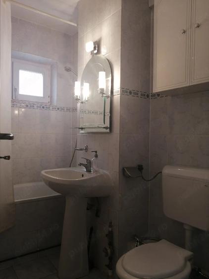 Apartament cu 2 camere semidecomandat în Girocului