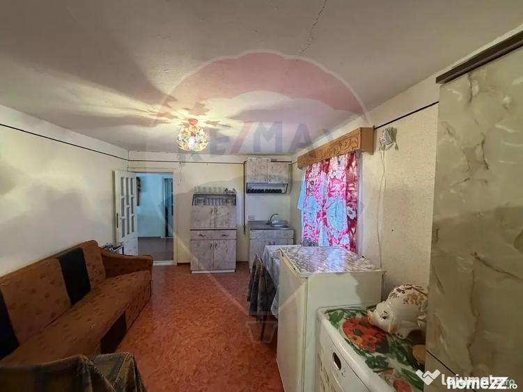 Casă cu 5 camere cu Teren 1513 Mp în Câmpineanca