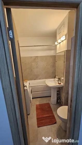 Garsonieră decomandată în Podu Roș