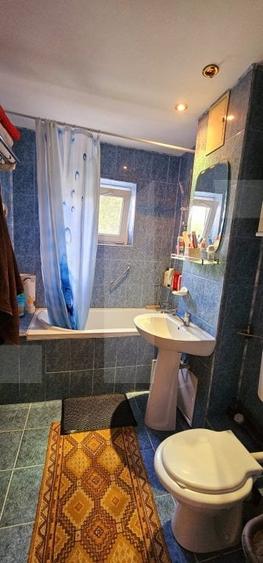 Apartament de vanzare, cu 3 camere, decomandat, 68mp, parter înalt - 8