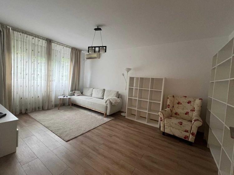 Apartament cu 3 camere decomandat în Apărătorii Patriei