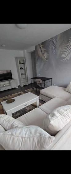 Apartament cu 2 camere semidecomandat în Palazu Mare