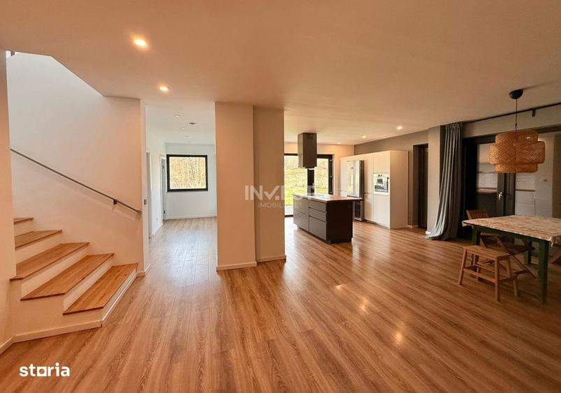 Casă cu 5 camere cu Teren 950 Mp în Bucium