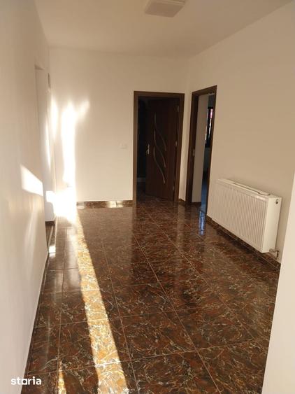 Casă cu 3 camere cu Teren 500 Mp în Dumești