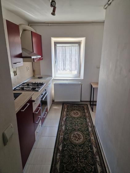 Garsonieră decomandată în Central