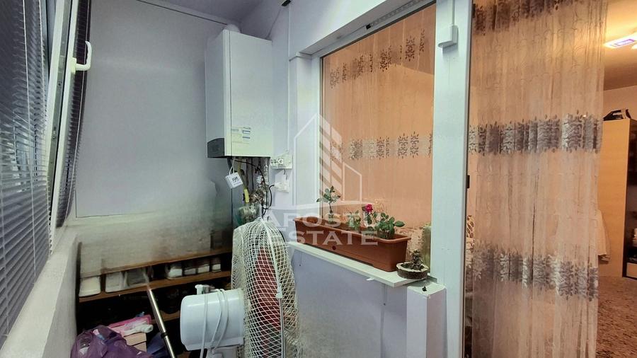 Apartament cu 2 camere semidecomandat, mobilat în Micălaca