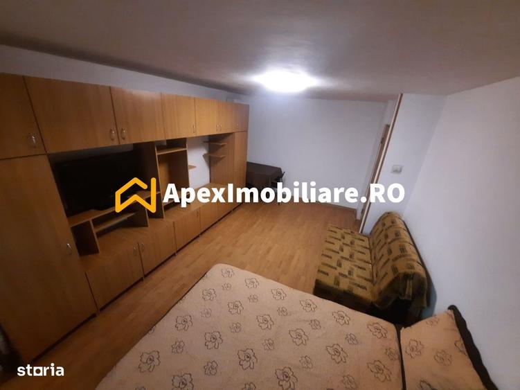 Garsonieră decomandată în Central