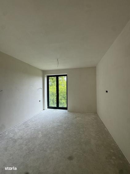 Casă cu 4 camere cu Teren 1121 Mp în Central