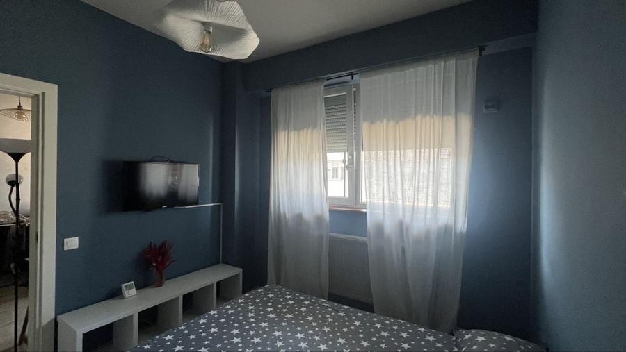 Apartament cu 2 camere semidecomandat în Roșu